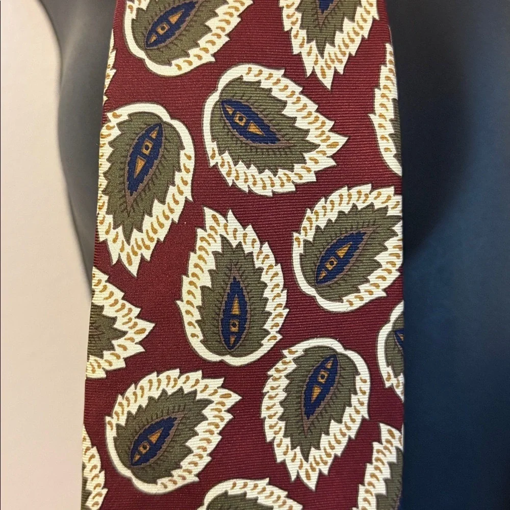 Chaps Ralph Lauren Vintage Maroon Feather Leaf Silk Made in USA Necktie Tie